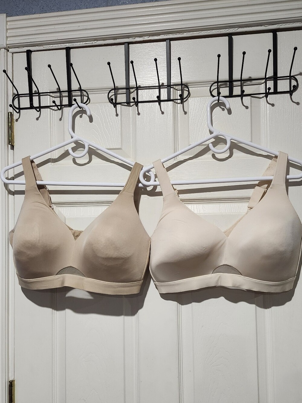 Cacique Bras Nude & Cream Size 40DD
